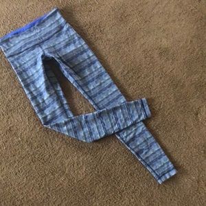 Cozy Lululemon leggings with front pocket for your phone.